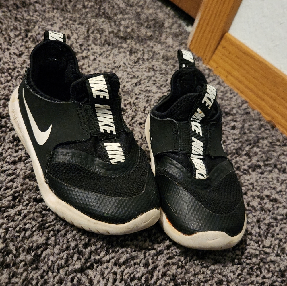 Nike flex fit toddler shoes